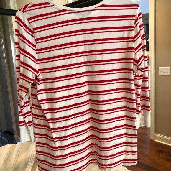 Red and white 3/4 sleeve top - Picture 2 of 4